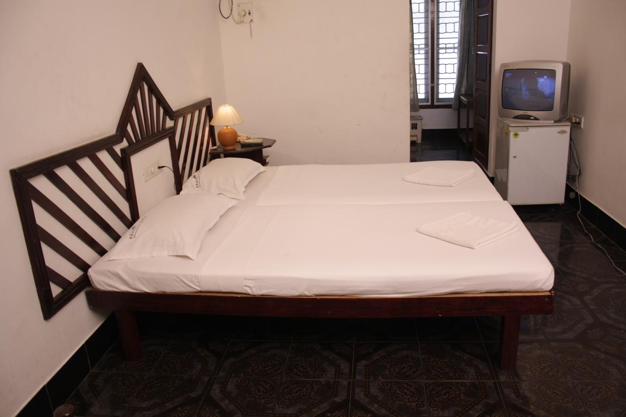 Raja Hotel コーバラム エクステリア 写真